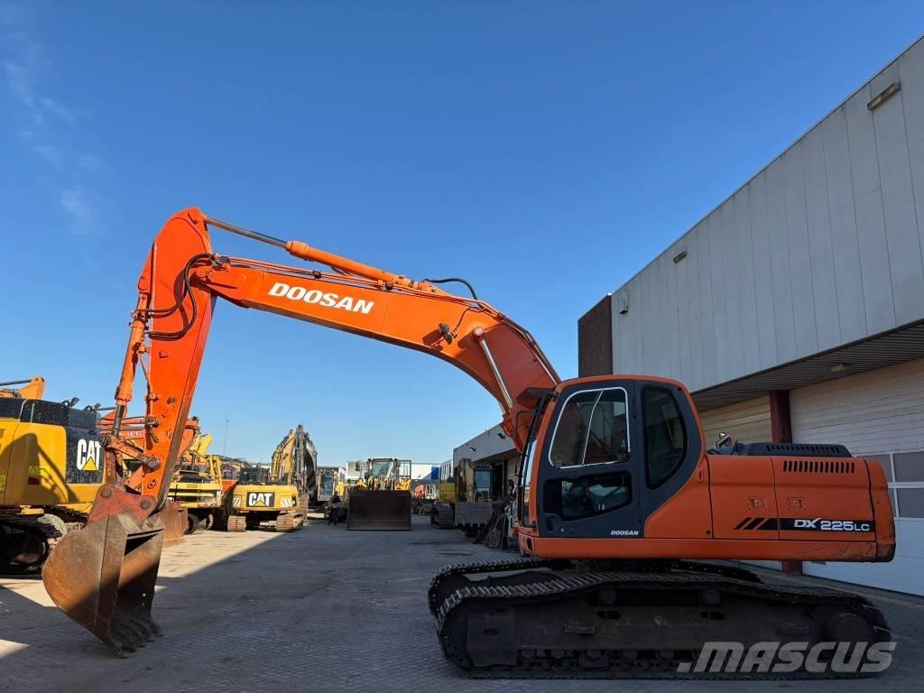 Doosan DX225LC Bageri guseničari