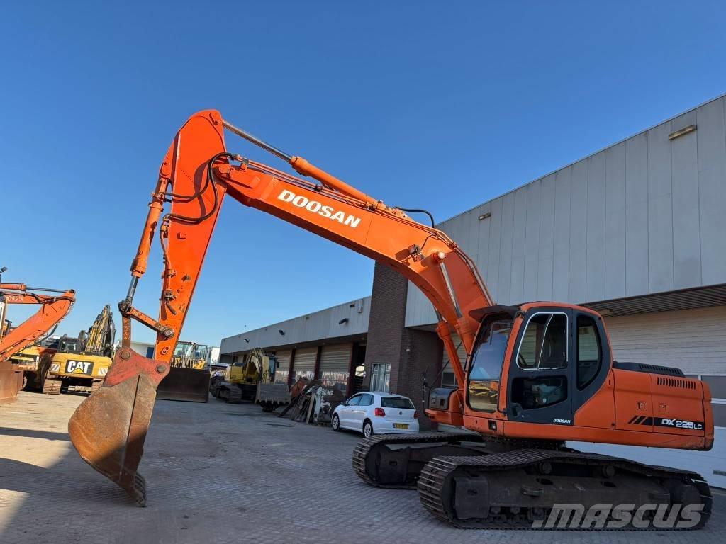Doosan DX225LC Bageri guseničari