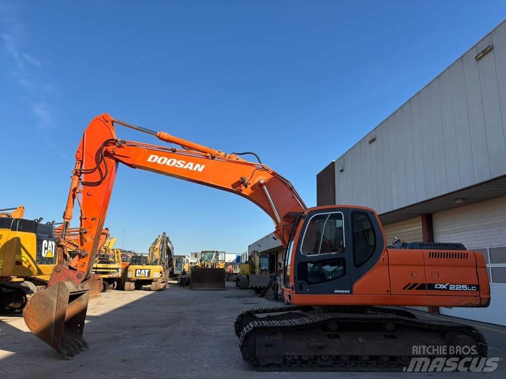 Doosan DX255LC Bageri guseničari