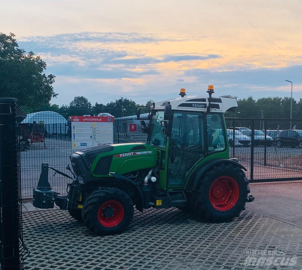 Fendt 211 Traktori