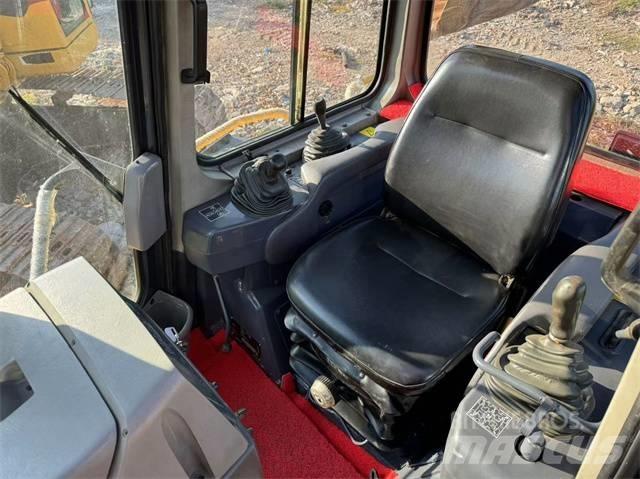 Komatsu D 85 Buldožeri guseničari