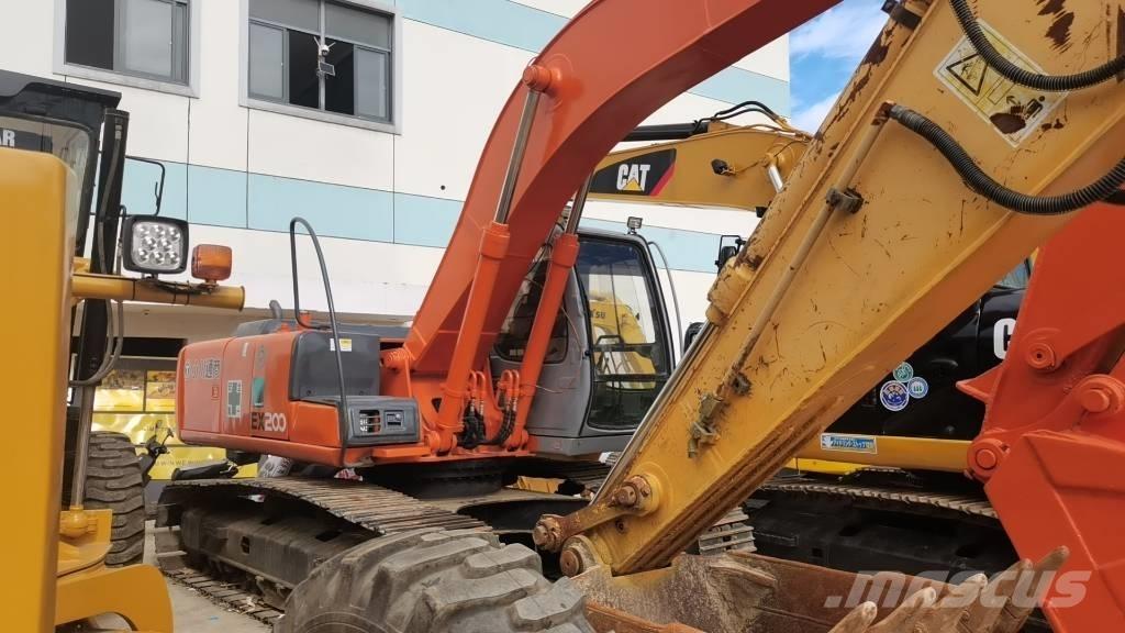 Hitachi EX 200-5 Bageri guseničari