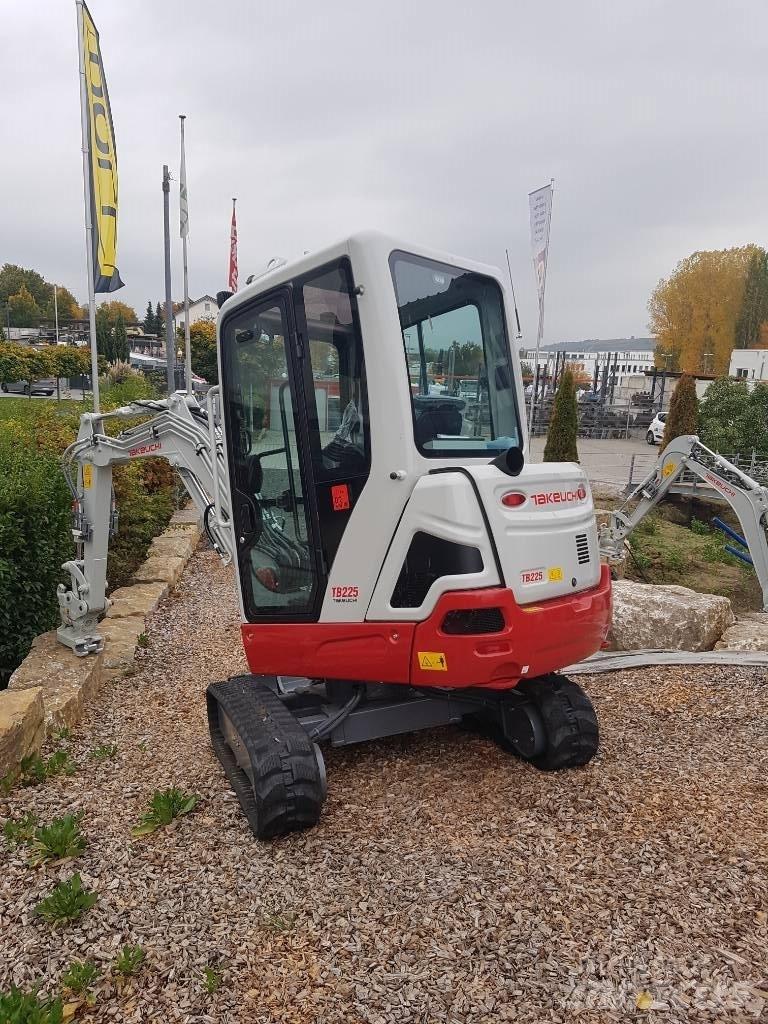 Takeuchi TB225 Mini bageri < 7t