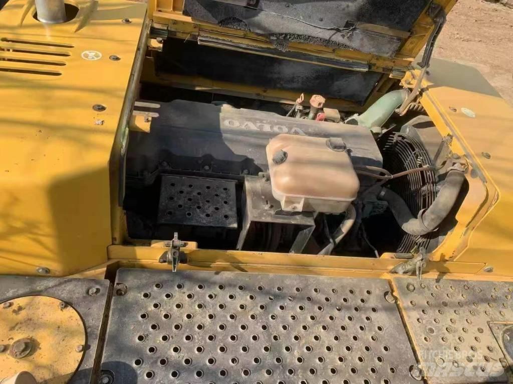 Volvo EC 380 Bageri guseničari