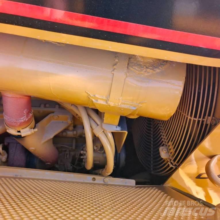 CAT D 6 R Buldožeri guseničari