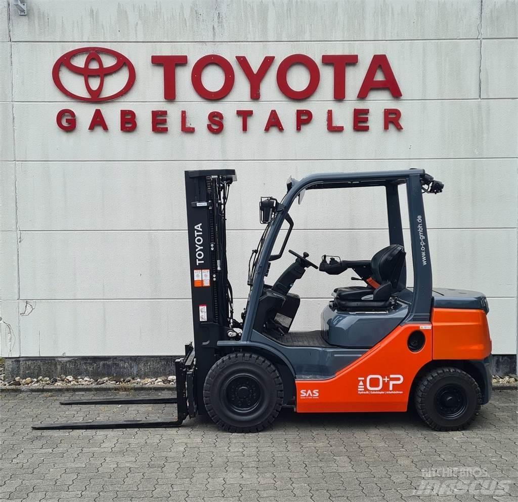 Toyota 52-8FDF25 Dizelski viljuškari