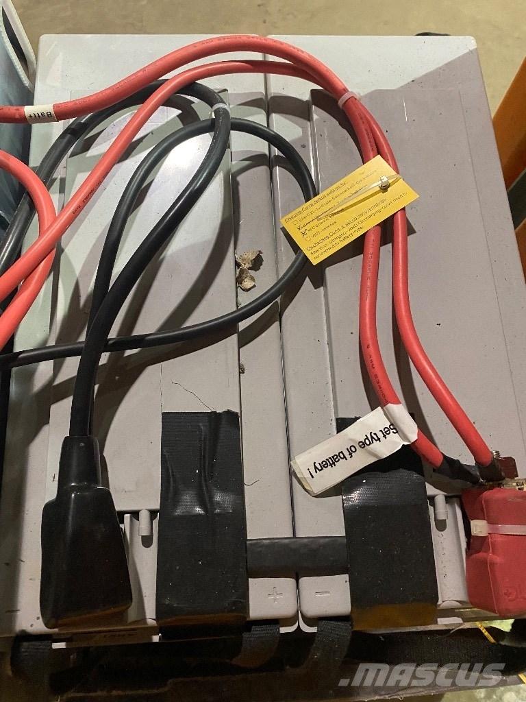 Taski 2100 Mašine za čiščenje i ribanje podova