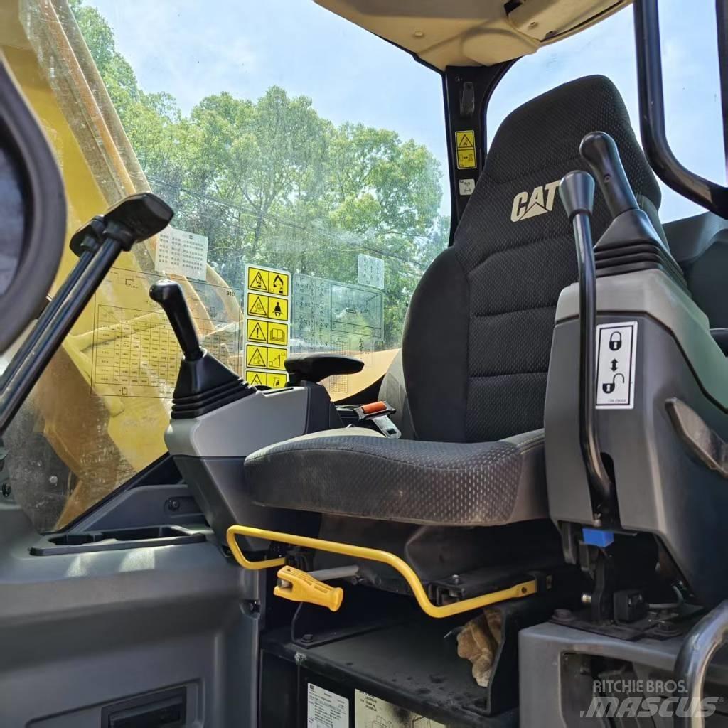 CAT 310 Bageri guseničari