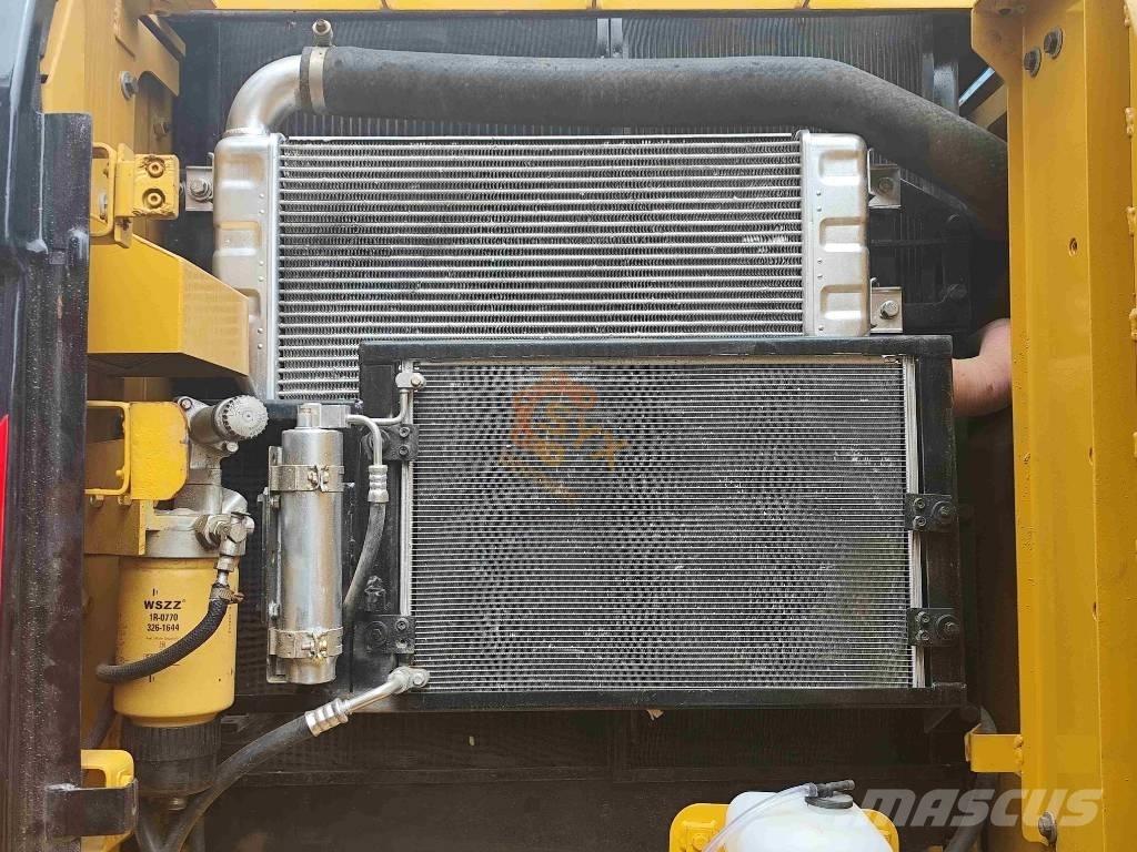 CAT 330DL Bageri guseničari