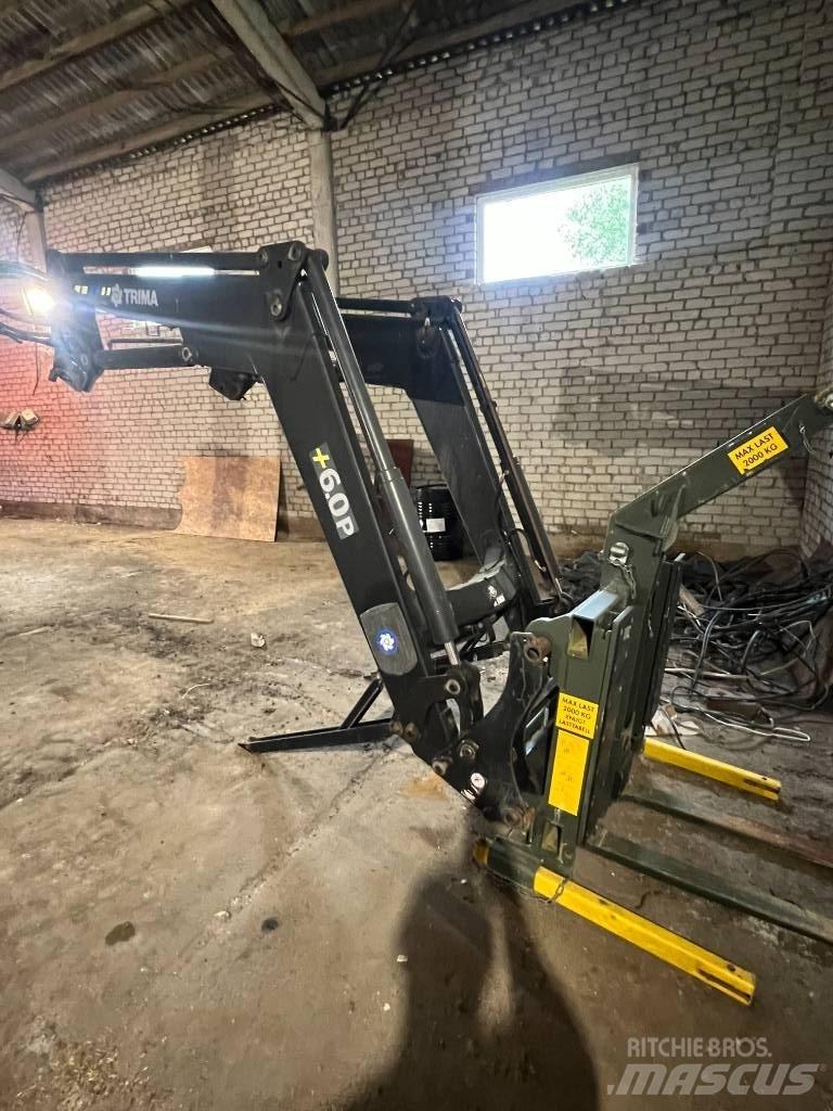CLAAS Axion 840 Traktori