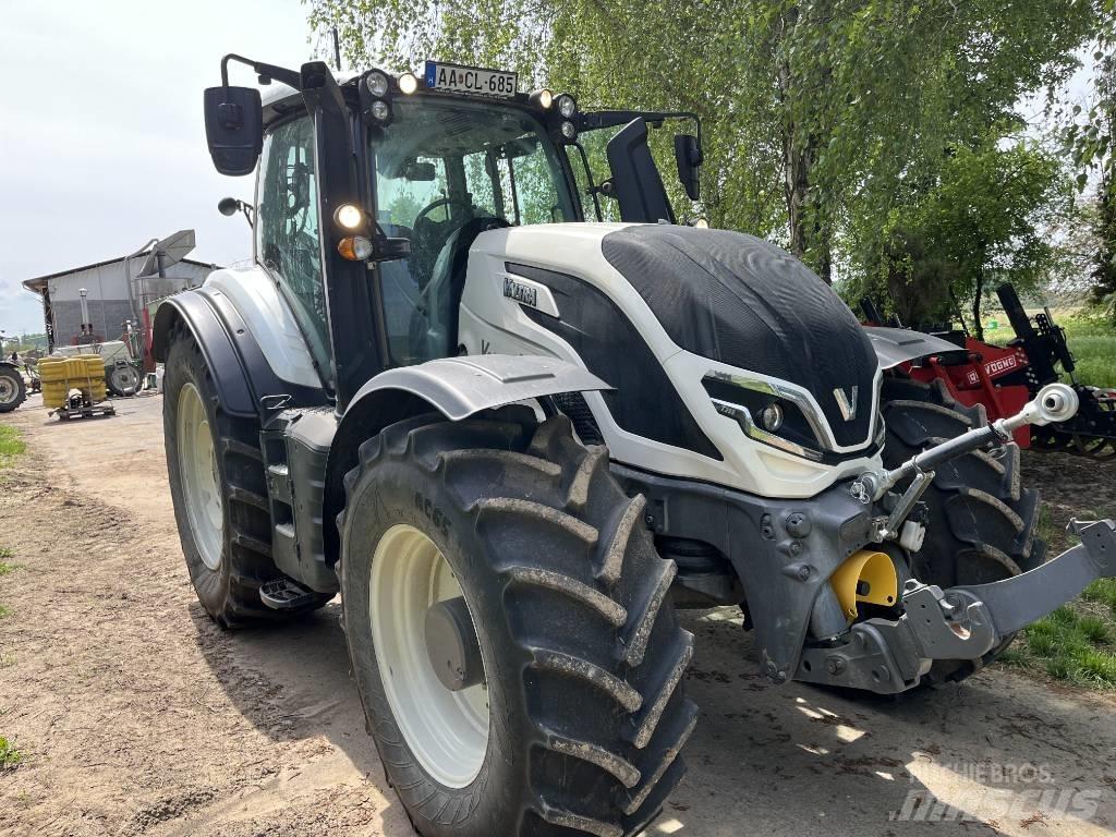 Valtra T 255 Traktori