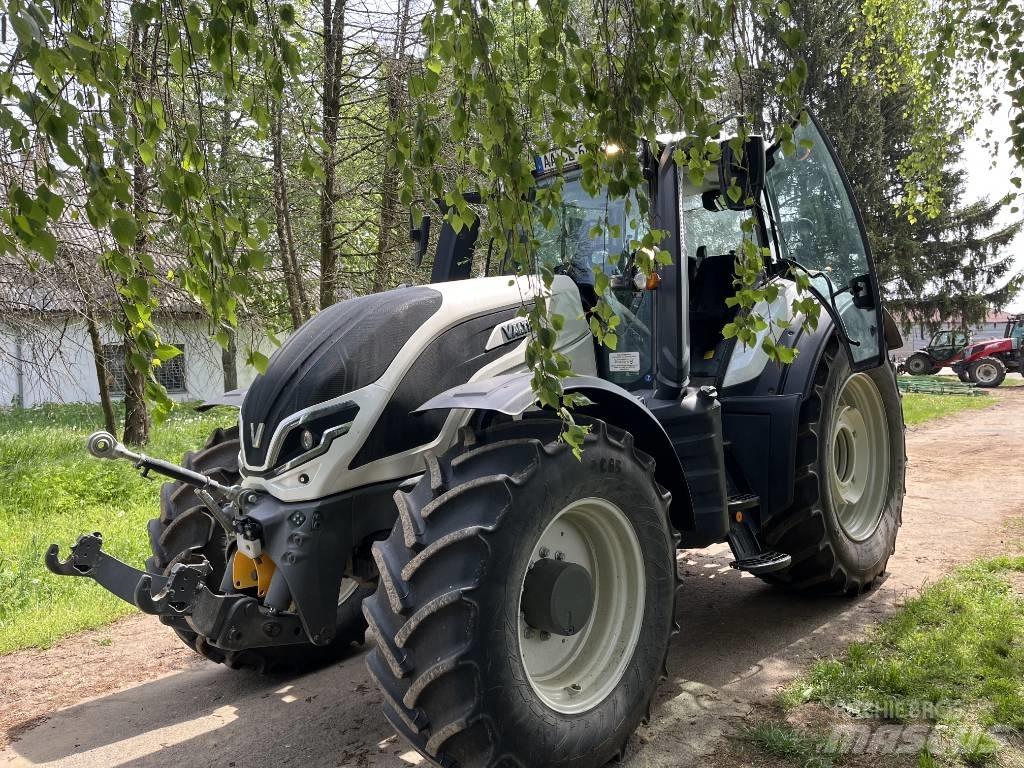 Valtra T 255 Traktori