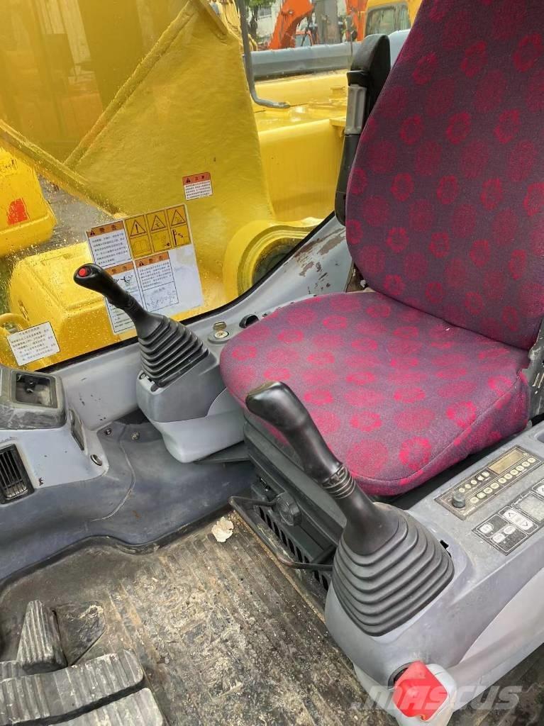 Komatsu 220 Bageri guseničari