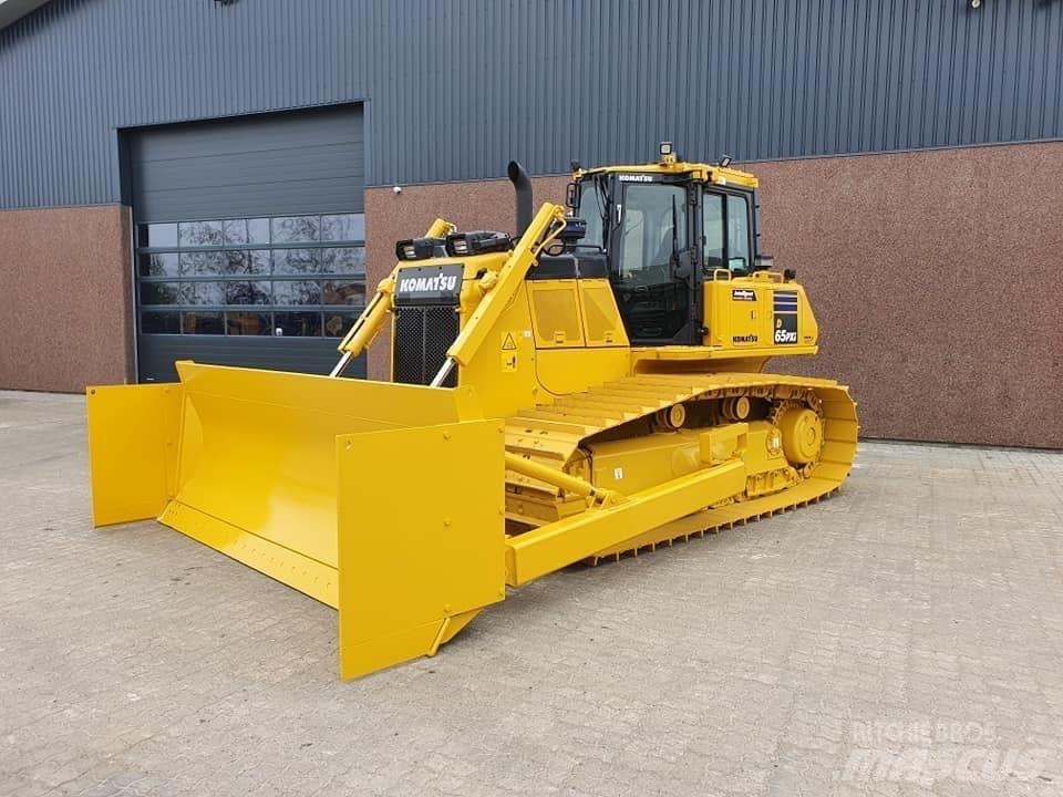 Komatsu D 65 PX-17 Buldožeri guseničari