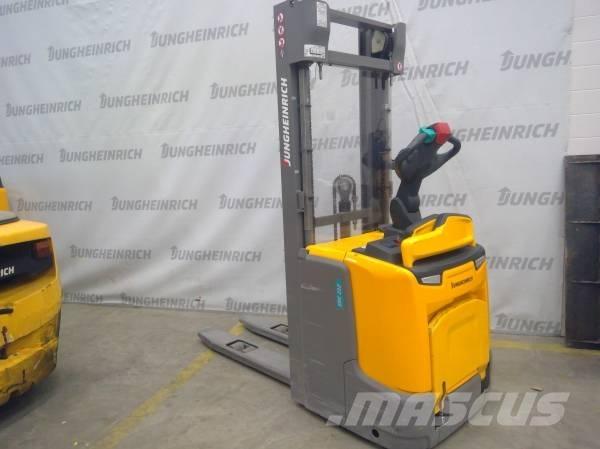 Jungheinrich ERC 212 Samopogonski ručni viljuškari