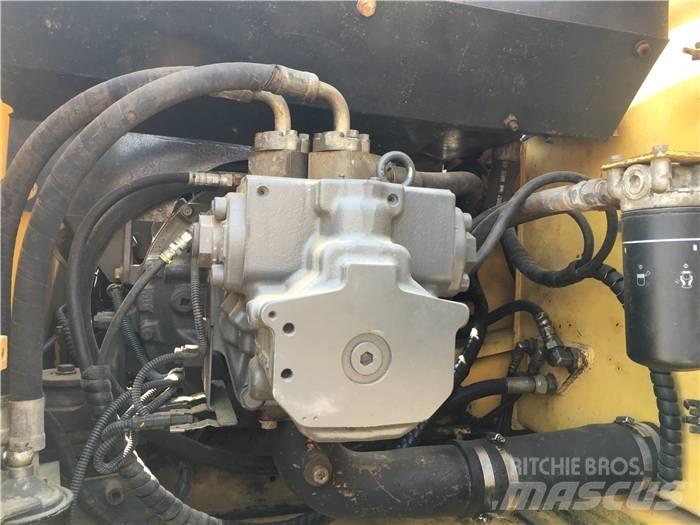 Komatsu PC 200-7 Bageri guseničari