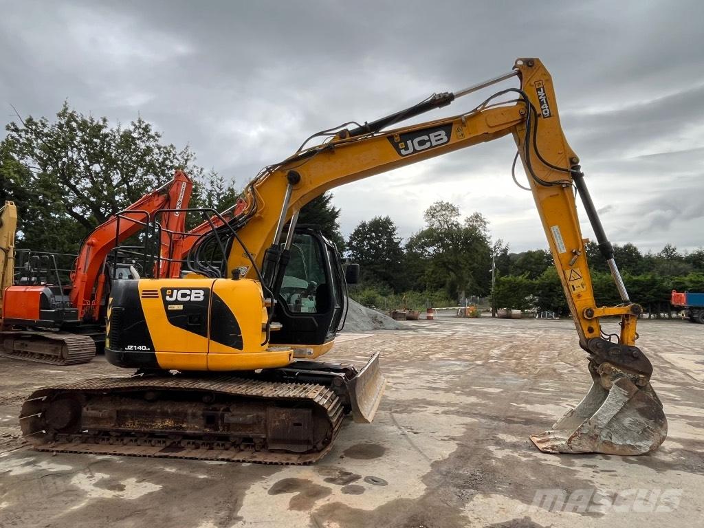 JCB JZ140 with blade Bageri guseničari