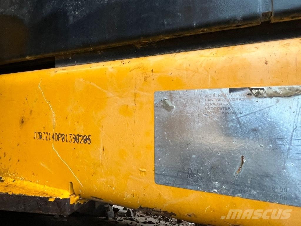 JCB JZ140 with blade Bageri guseničari