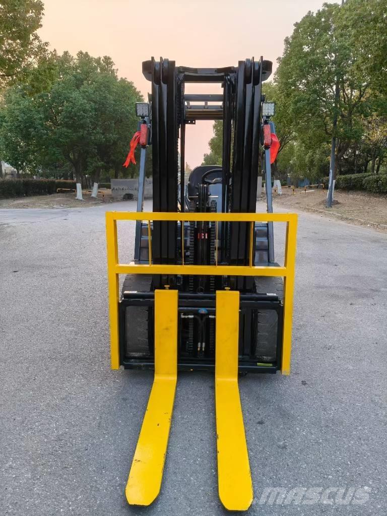 Komatsu 3.5t Dizelski viljuškari