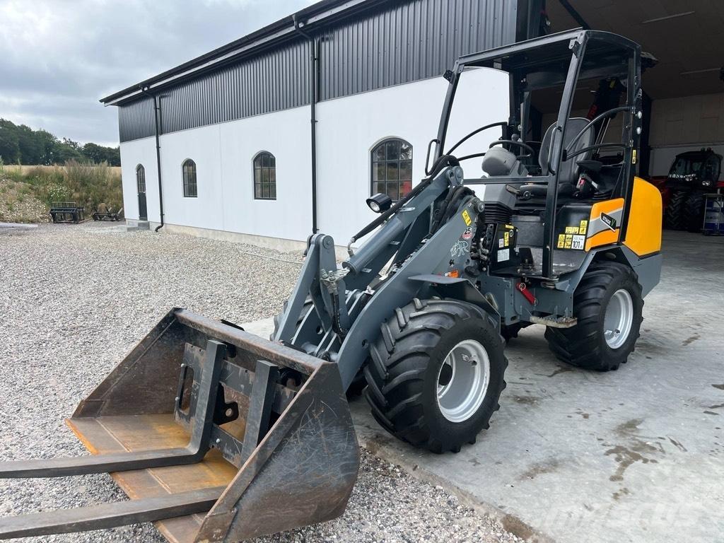 GiANT G2700 X-TRA HD Skid steer mini utovarivači