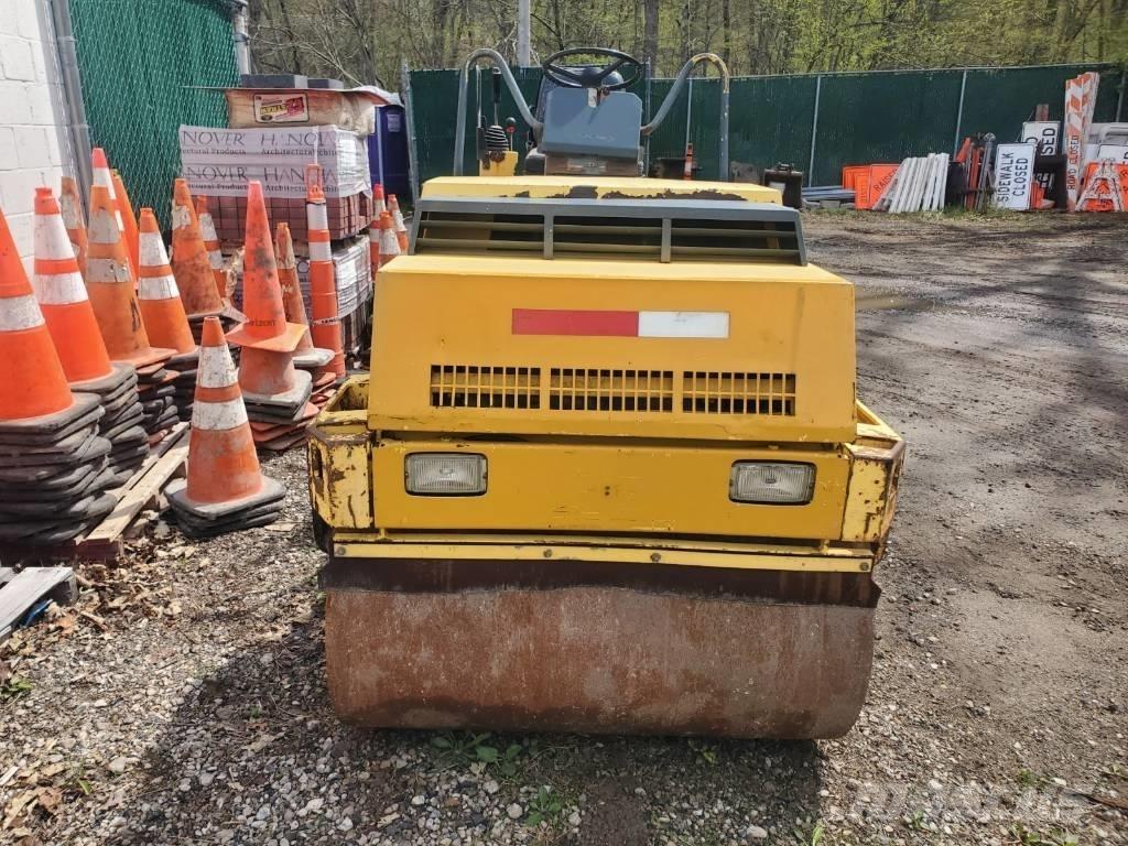 Bomag BW121 AD-2 Valjci sa duplim bubnjem