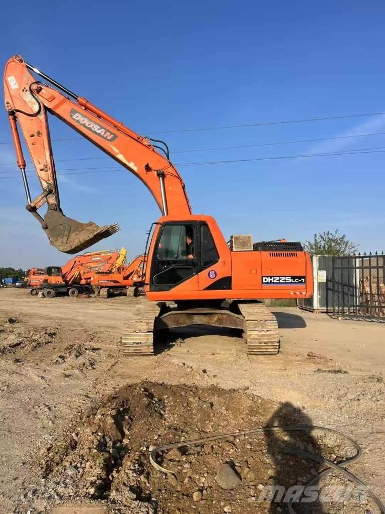 Doosan DH 225 LC-9 Bageri guseničari