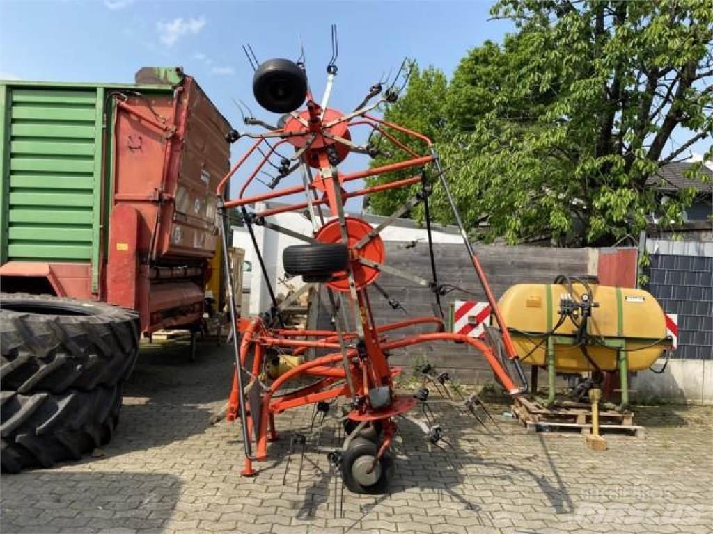 Fella TH 800 Okretači i sakupljači sena