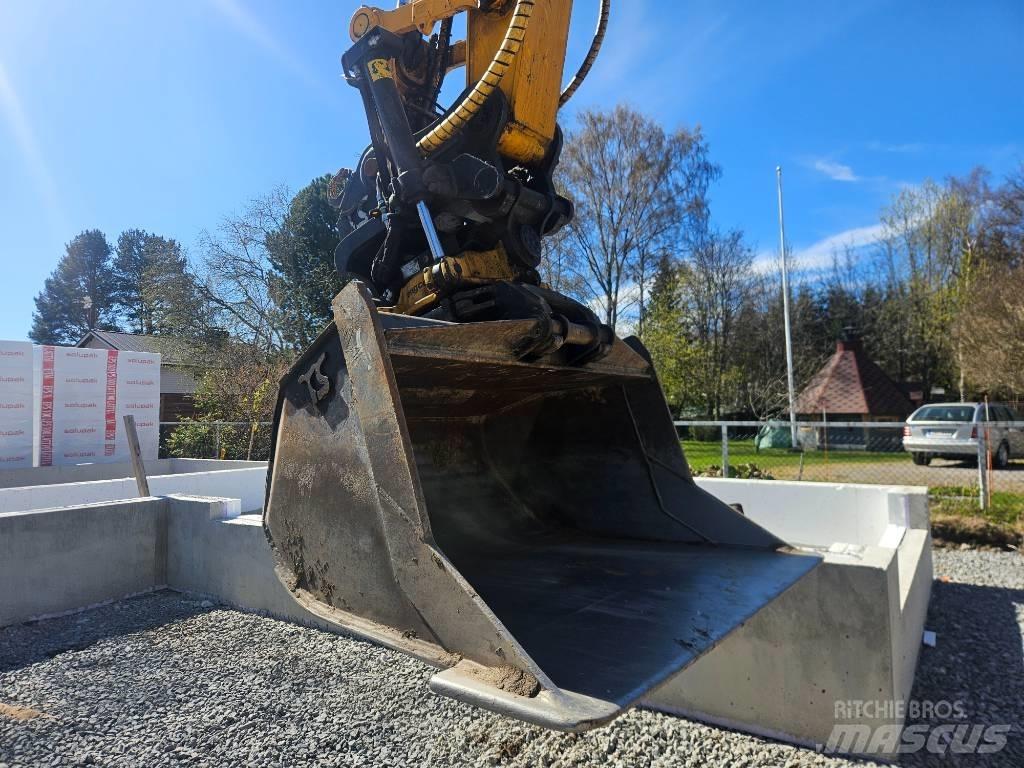 JCB 245 XLR Bageri guseničari