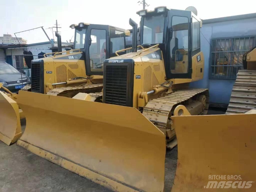 CAT D5M Buldožeri guseničari
