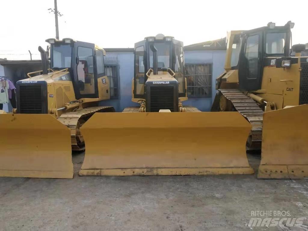 CAT D5M Buldožeri guseničari