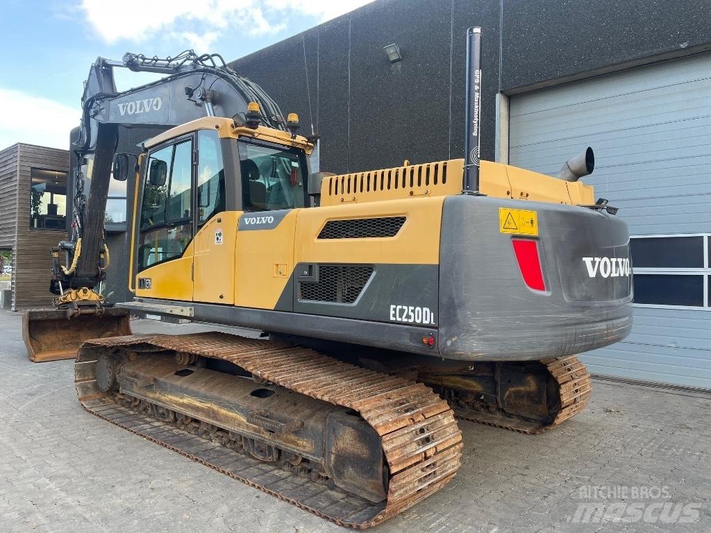 Volvo EC250DL Bageri guseničari