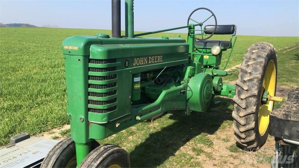 John Deere Model B Traktori