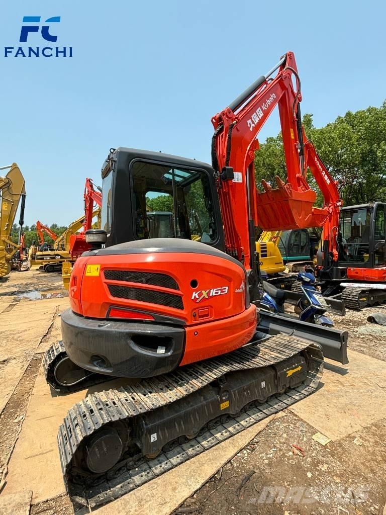 Kubota 163 Bageri guseničari