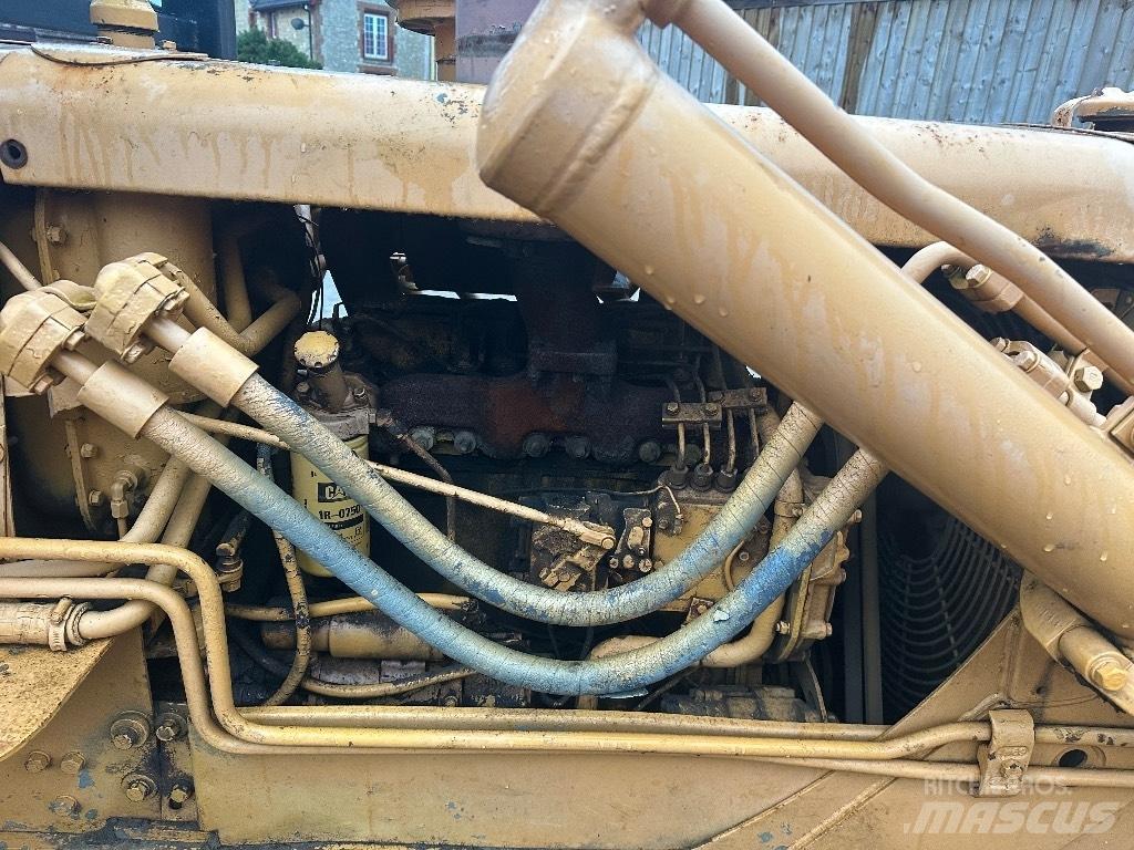 CAT D 4 D Buldožeri guseničari