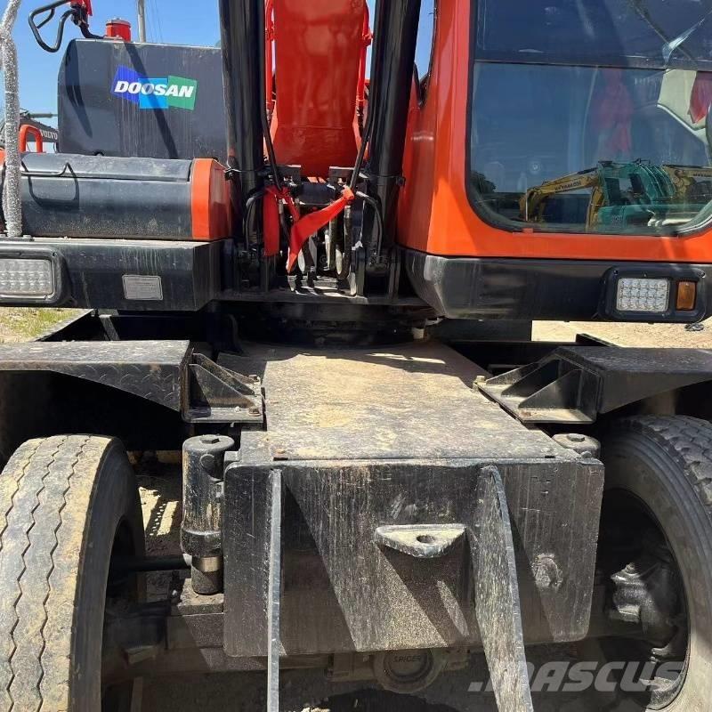 Doosan DX150W Bageri točkaši
