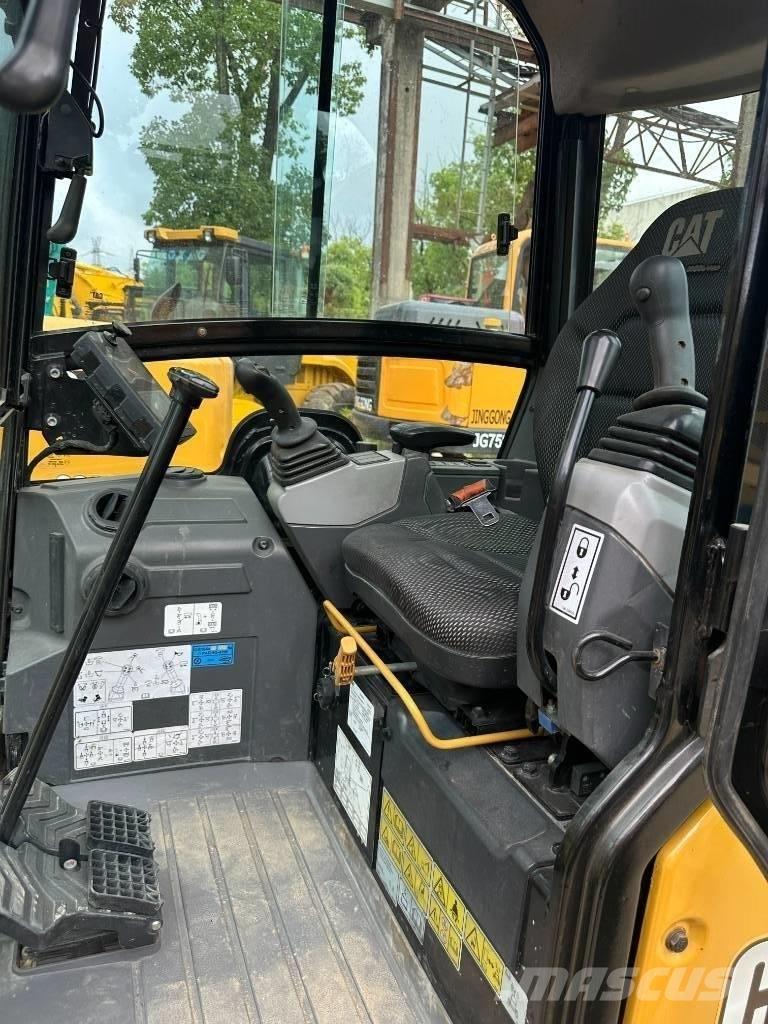 CAT 302 Mini bageri < 7t