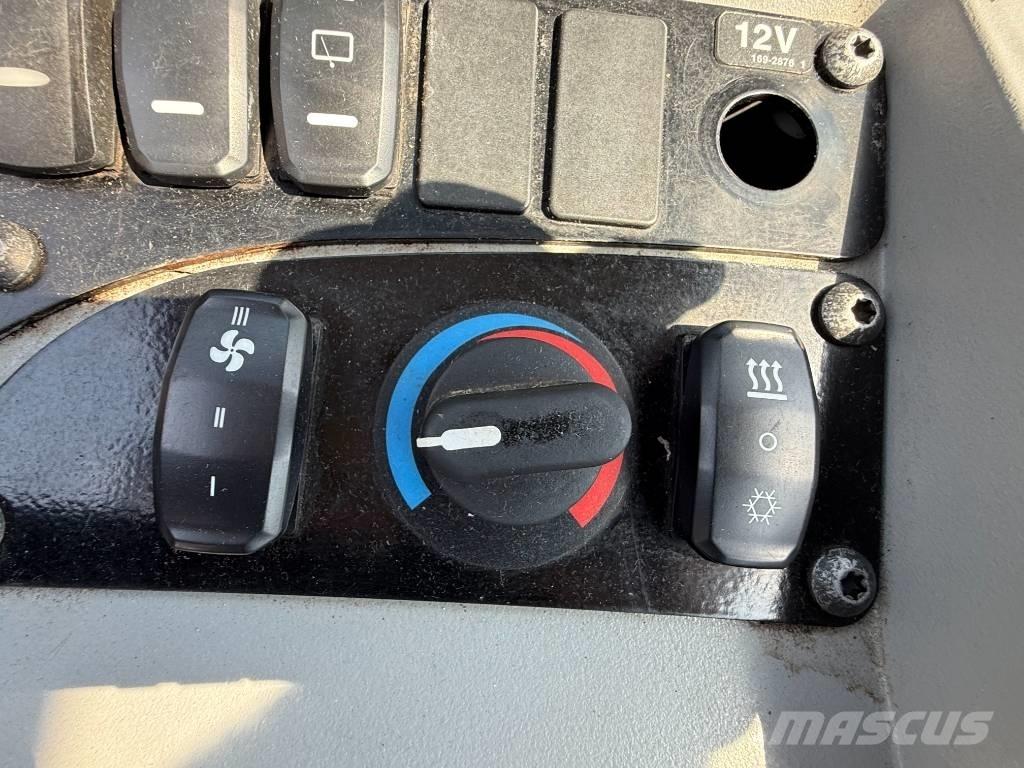 CAT 908 Utovarivači na točkove