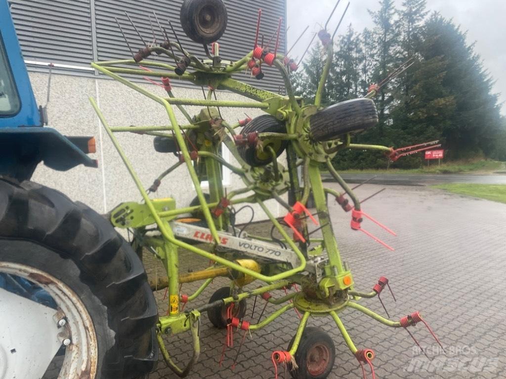 CLAAS Volto 770 Okretači i sakupljači sena