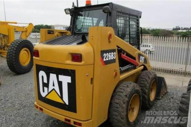 CAT 226B3 Ostali kamioni