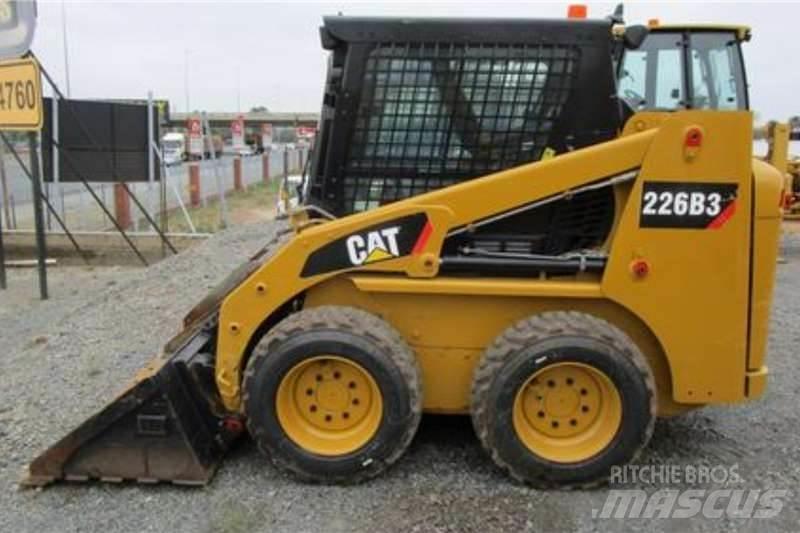 CAT 226B3 Ostali kamioni