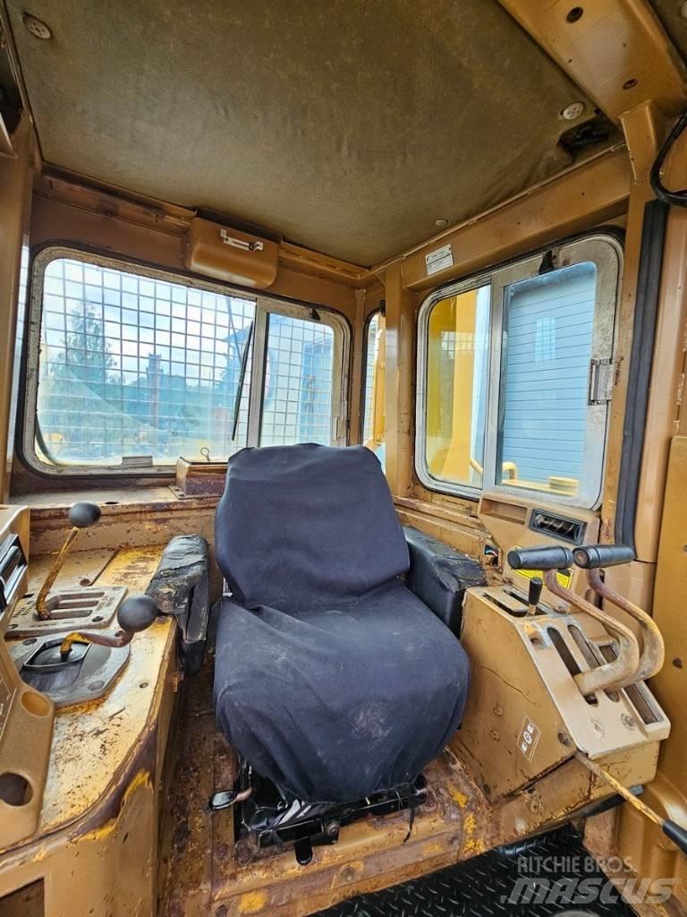 CAT D 8 L Buldožeri guseničari