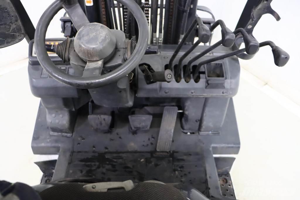 Nissan U1D2A20LQ Plinski viljuškari