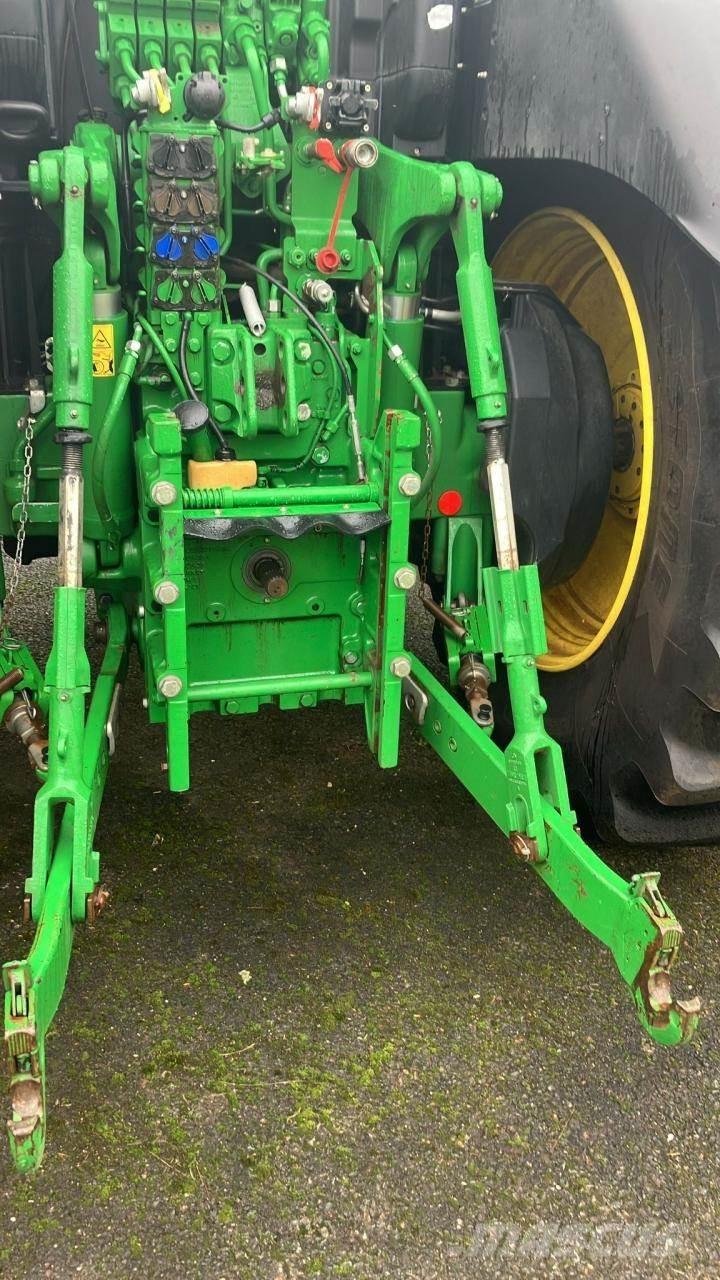 John Deere 6230R Traktori