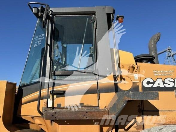 CASE 821C Utovarivači na točkove