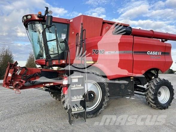 Case IH 7010 Kombajni