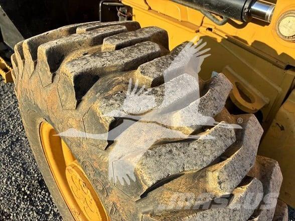 CAT 415F2 Rovokopači