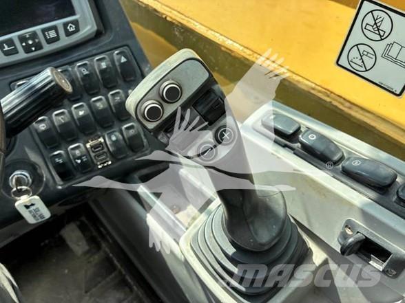 CAT TH408D Teleskopski viljuškari