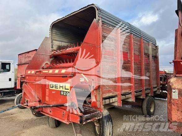 Gehl BU920 Samoutovarna prikolica