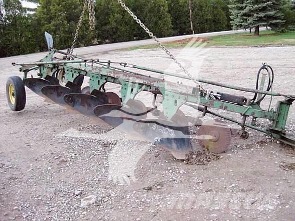 John Deere 514 Plugovi obrtači