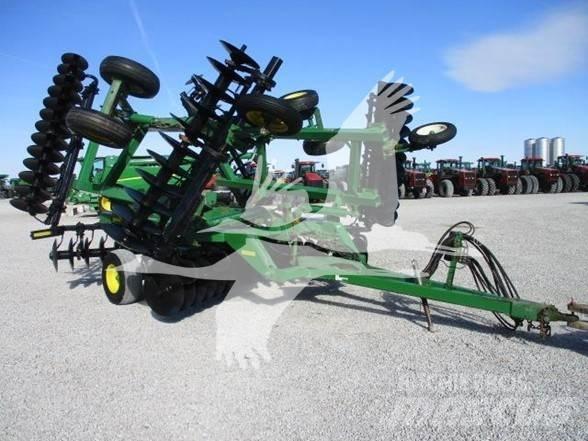 John Deere 637 Tanjirače